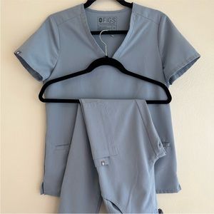 Figs Dusty Blue xs set